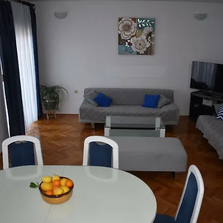 Ana Apartment *